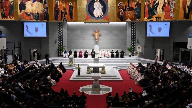 Экуменическая встреча в кафедральном соборе Пресвятой Богородицы Аравийской (Авали, Бахрейн, 4 ноября 2022 г. )