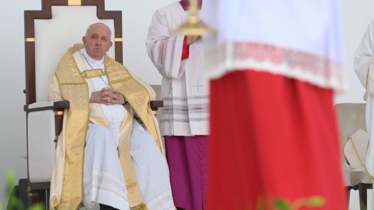 Missa Presidida pelo Papa Francisco no Estádio Nacional do Bahrein, Awali (Vatican Media)
