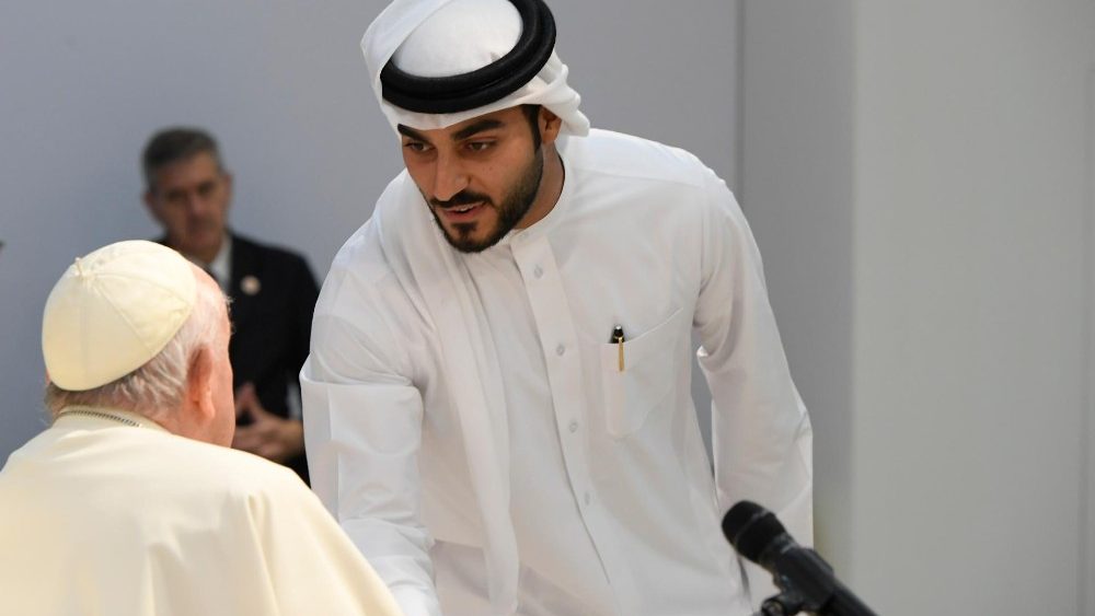 Francesco con il tenente Abdulla Attiya