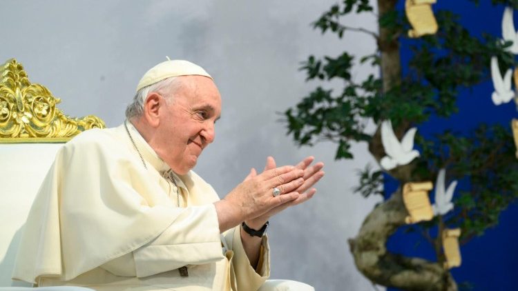 Папа Франциск на встрече с молодёжью в Авали (Бахрейн, 5 ноября 2022 г.)