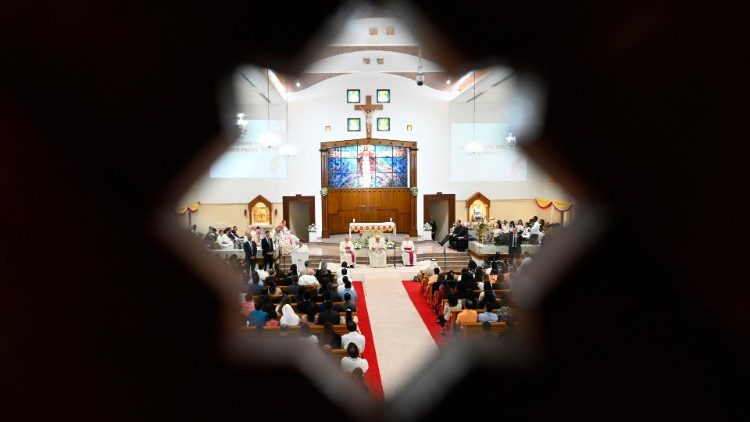 Apoštolská cesta do Bahrajnu: Setkání s místní církví v neděli 6. listopadu