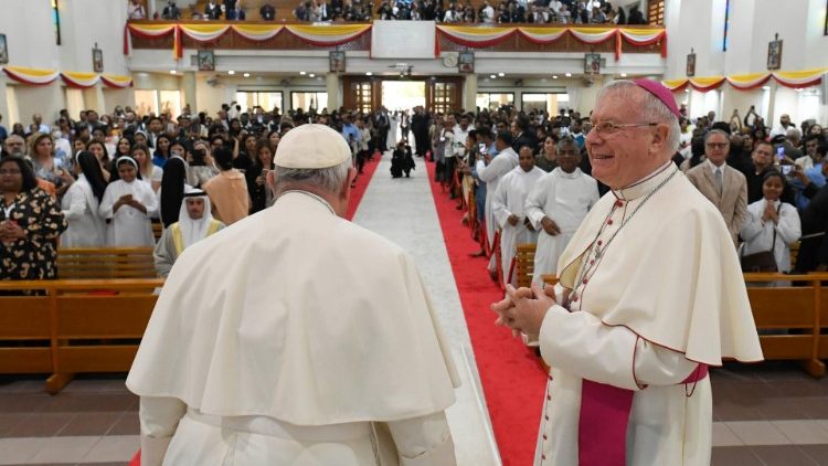 Le Pape dans l'église du Sacré Coeur de Manama dimanche 6 novembre.