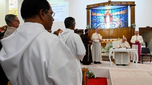 Påven till prästerskapet i Bahrain: Tröttna aldrig på att sprida Guds glädje