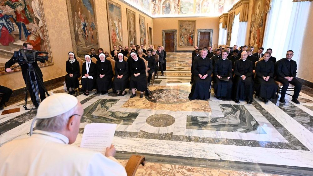 Encontro do Papa Francisco com a Comunidade do Pontifcio Colgio Nepomuceno