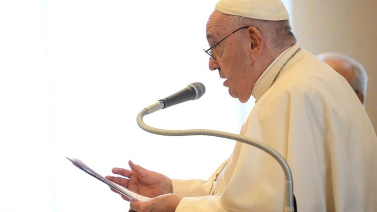 Papst Franziskus bei seiner Ansprache an die Lehrer