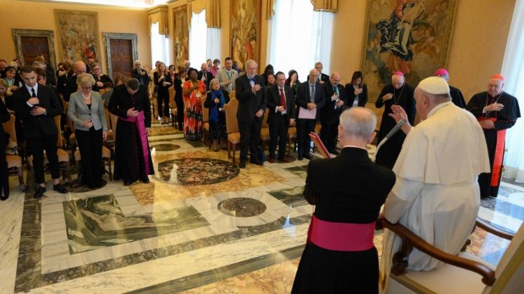 Папа Франциск на встрече с делегатами генеральной ассамблеи Всемирного союза преподавателей-католиков (Ватикан, 12 ноября 2022 г.) 