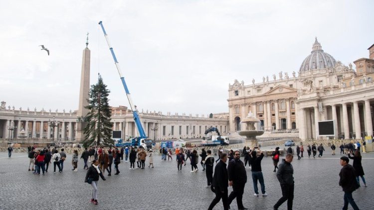 Pema e Krishtlindjes në Vatikan