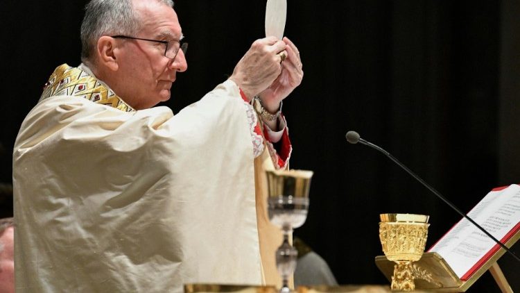 Cardeal Parolin durante a celebração Eucarística