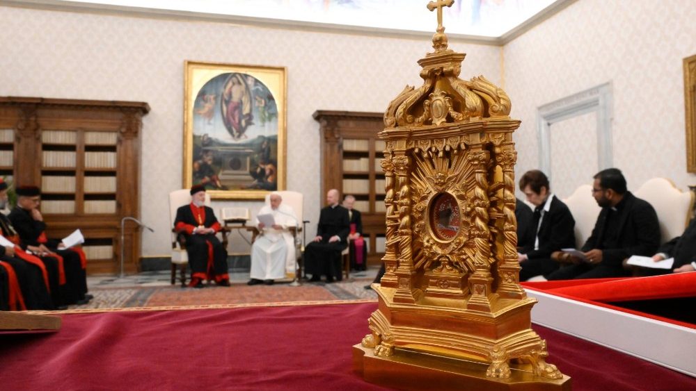 O encontro do Papa Francisco com Mar Awa III, Catholicos e Patriarca da Igreja Assria do Oriente