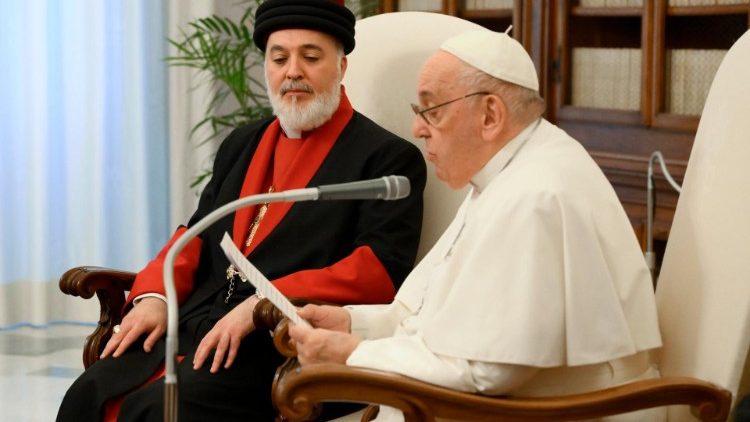 Le Pape François et le Catholicos Mar Awa III le 19 novembre.
