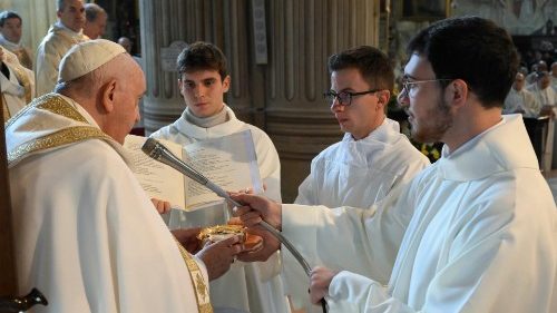 Nezostaňme divákmi - pápež František v Piemonte na slávnosť Krista Kráľa