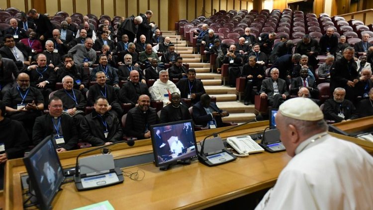 البابا فرنسيس يستقبل المشاركين في الجمعية العامة لاتحاد الرؤساء العامين 