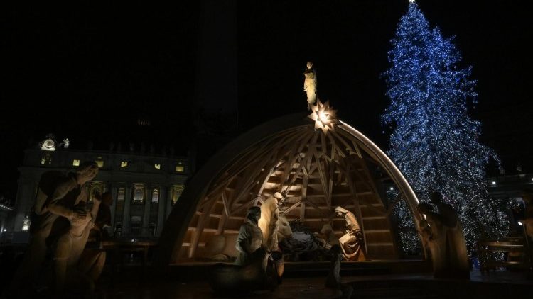 Svečano otkrivene jaslice i osvijetljeno božićno drvce na Trgu svetog Petra