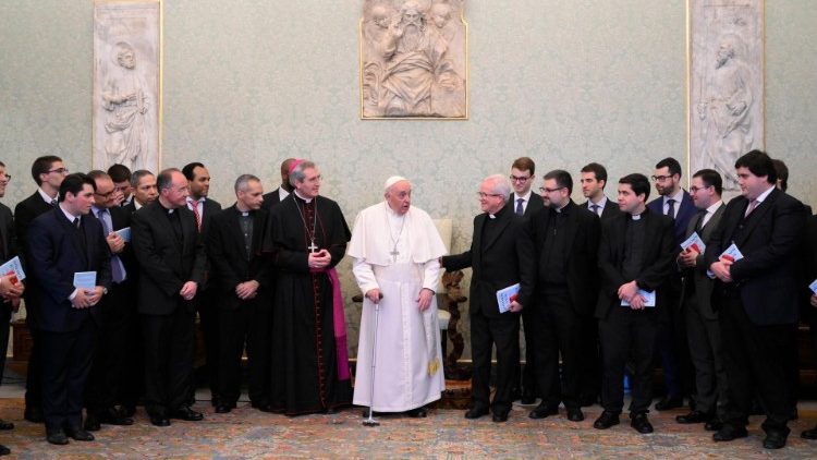 Rencontre entre le Pape et les étudiants du Séminaire Conciliaire de Barcelone, le 10 décembre 2022.