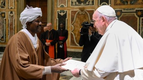 Папа встретился с новыми послами при Св. Престоле