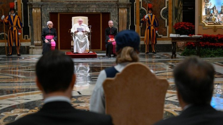 Il Papa all'udienza con i nuovi ambasciatori