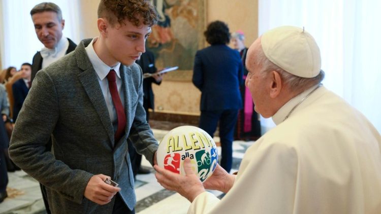 Le Pape François et les jeunes de l'Action Catholique Italienne, le 15 décembre 2022