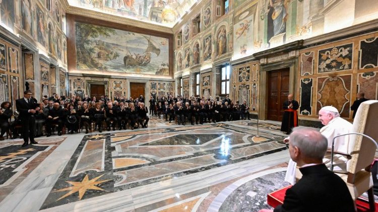 Pope meeting the artists  performing in the annual Christmas Concert 