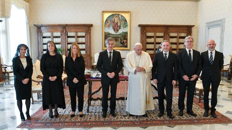 Papa encontra o primeiro-ministro esloveno
