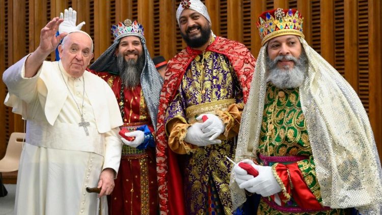 El Papa en la Audiencia General con los Reyes Magos