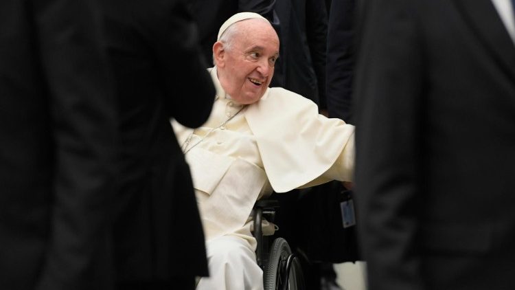 O Papa Francisco ao término da audiência geral (Vatican Media)