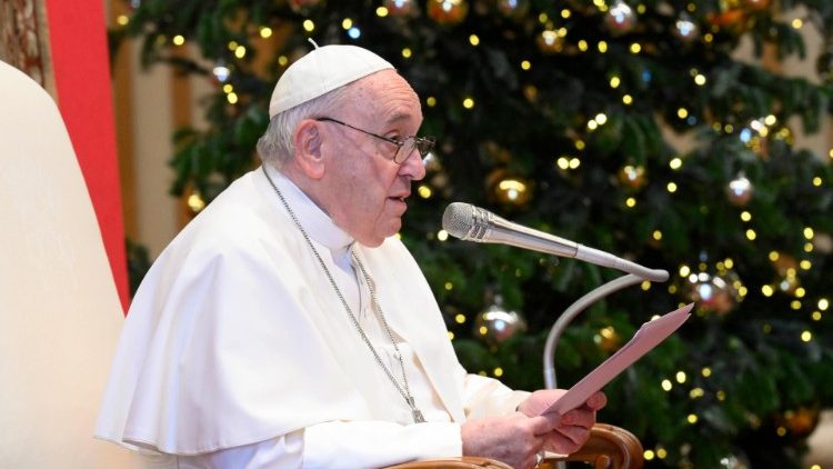 Pope Francis addresses the Roman Curia 