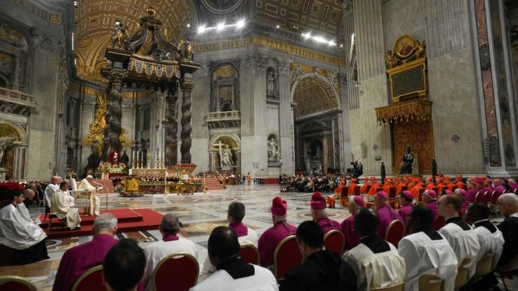 Первая вечерня праздника Пресвятой Богородицы Марии (Ватикан, 31 декабря 2022 г.)