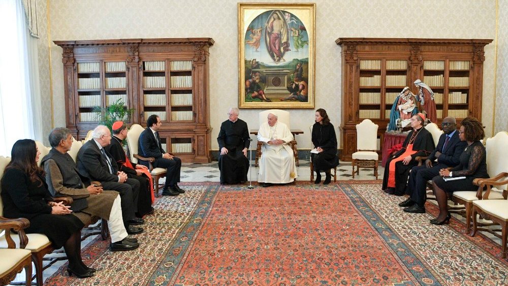 La delegazione del Zayed Award for Human Fraternity in udienza da Papa Francesco a gennaio 2023