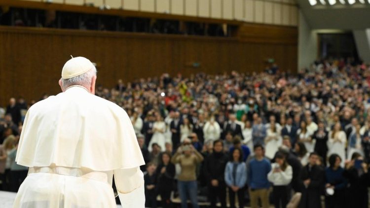 Papa Francesco all'udienza generale in Aula Paolo VI