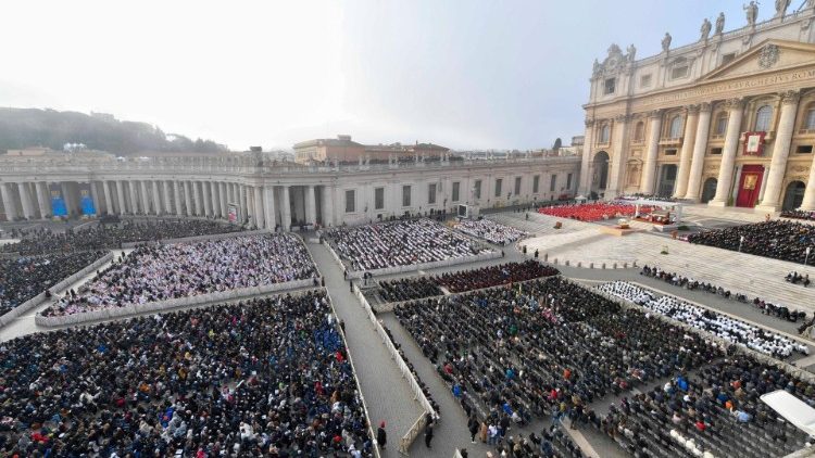 Piazza San Pietro durante le esequie