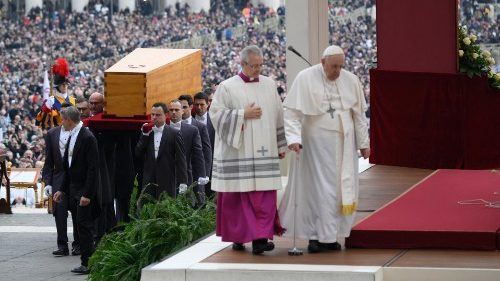 Franziskus: ?Im Zweifel befragte ich Benedikt
