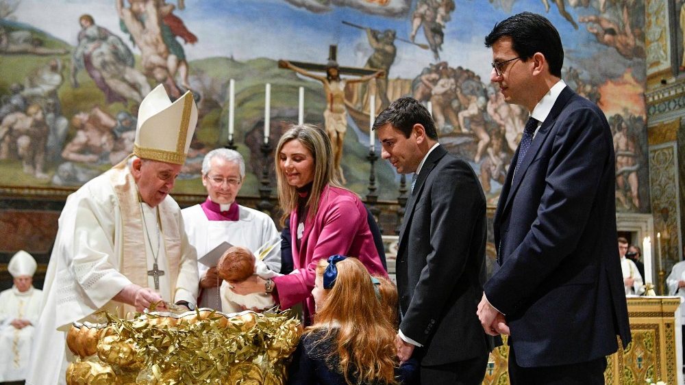 Missa com Batismos na Capela Sistina