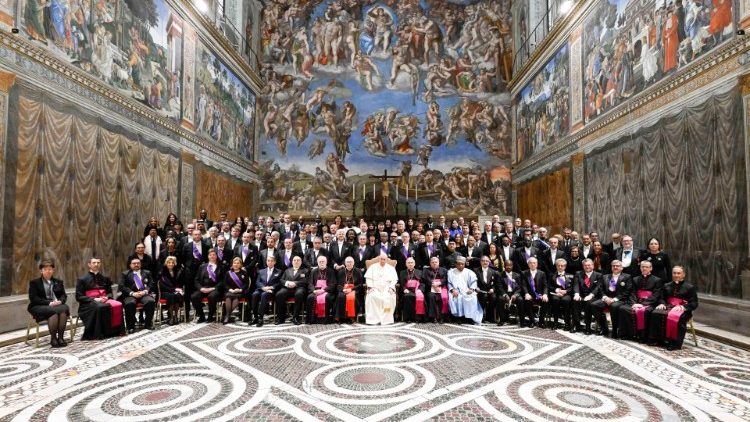 La foto di gruppo a conclusione dell'udienza