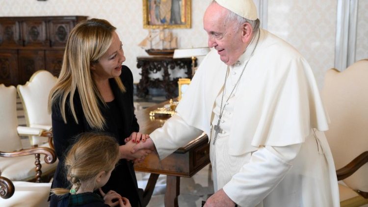 Baba Mtakatifu Francisko Jumanne, tarehe 10 Januari 2023 amekutana na kuzungumza na Waziri mkuu wa Italia Giorgia Meloni pamoja na ujumbe wake.