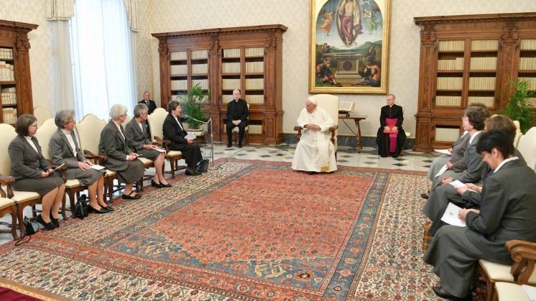 Hermanas del Servicio Social, Sociedad de Vida Apostlica, fundada en Budapest por Margarita Slachta