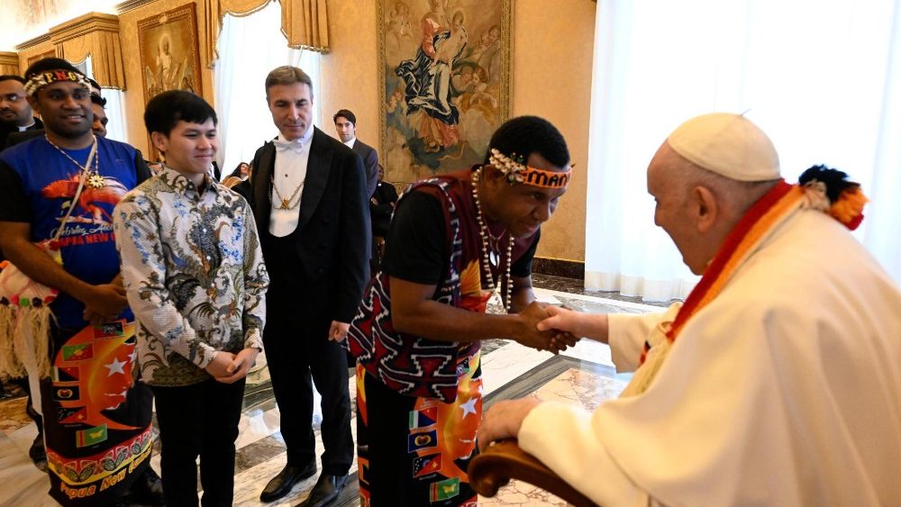 Il Papa con la comunit del Pontificio Collegio Urbano "de Propaganda Fide"