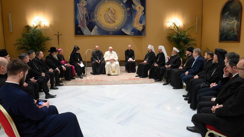 Papa Francisco com Delega??o do Conselho Pan-Ucraniano de Igrejas e Organiza??es Religiosas