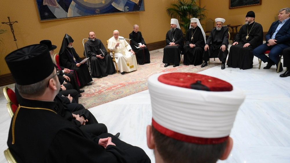 Papa Francisco com Delega??o do Conselho Pan-Ucraniano de Igrejas e Organiza??es Religiosas