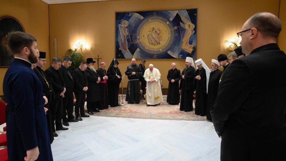 Papa Francisco com Delega??o do Conselho Pan-Ucraniano de Igrejas e Organiza??es Religiosas