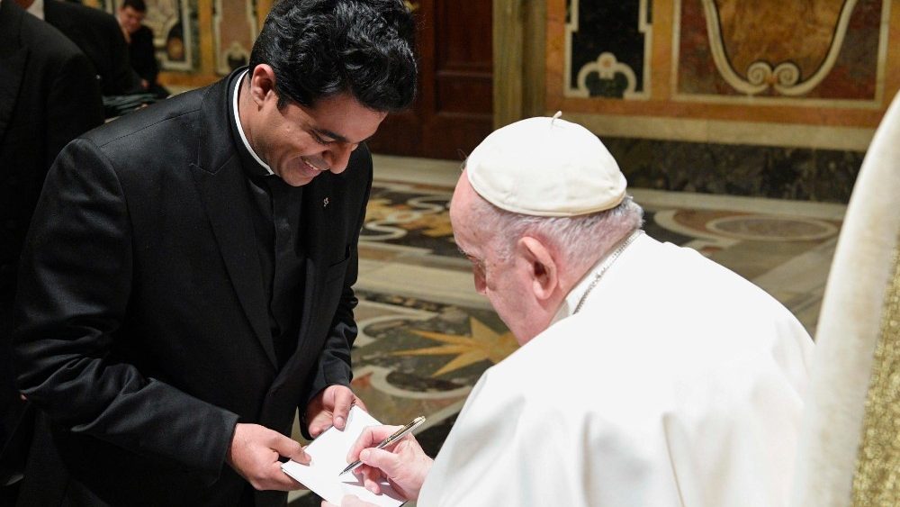 Papa Francisco e os Sacerdotes da Pastoral Juvenil da Diocese de Barcelona