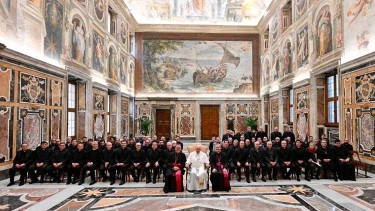 Como es habitual en estas audiencias del Pontfice, al final se tom la clsica foto de grupo. (Vatican Media)