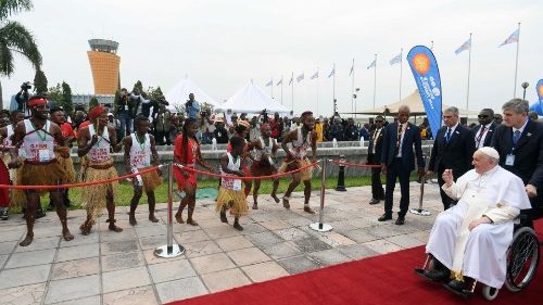 Kinshasa accueille le Pape, début du voyage en RDC 