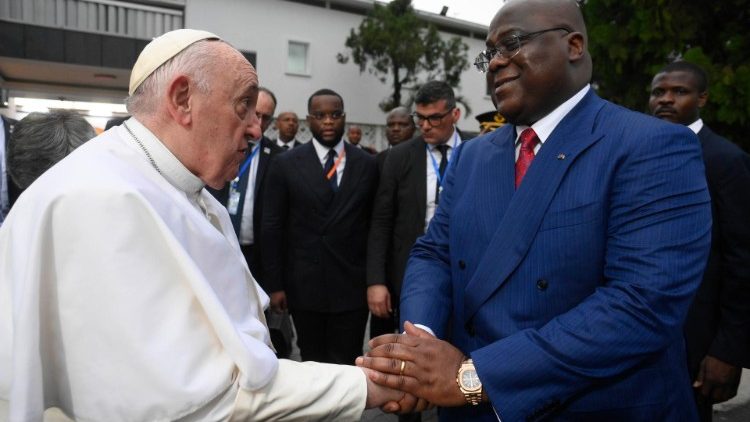 MAP Francis shakes hands with President Felix Tshisekedi
