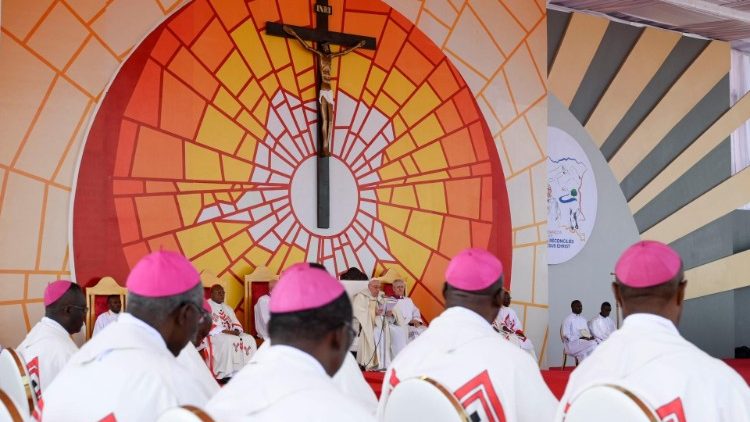Un momento dell'omelia di Papa Francesco