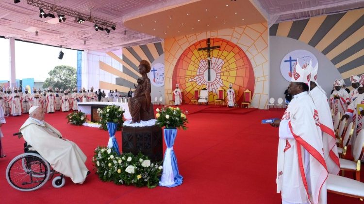 Papa Francisko: Chombo na shuhuda wa Amani 
