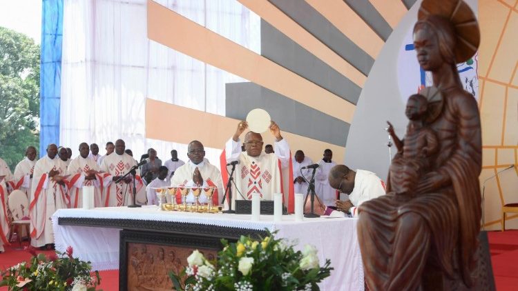 Masomo ya dominika ya VI Mwaka A wa Kanisa yanatukumbusha uhusiano uliopo kati ya Amri za Mungu, uhuru wa mwanadamu na ufalme wa Mungu.