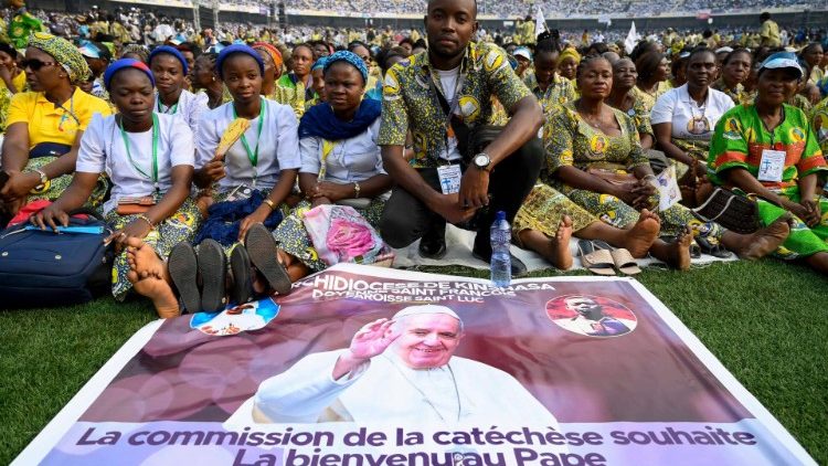 Vijana katika uwanja wa Mashahidi DRC