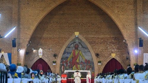 »Cerkev ni multinacionalka duhovnosti«. Pape?evo sre?anje z jezuiti v DR Kongo