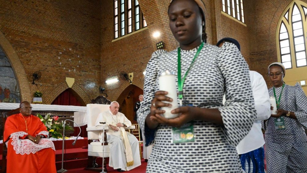 է٧֧ݧ??  ? ѧҧ Notre Dame du Congo  ?ߧѧ