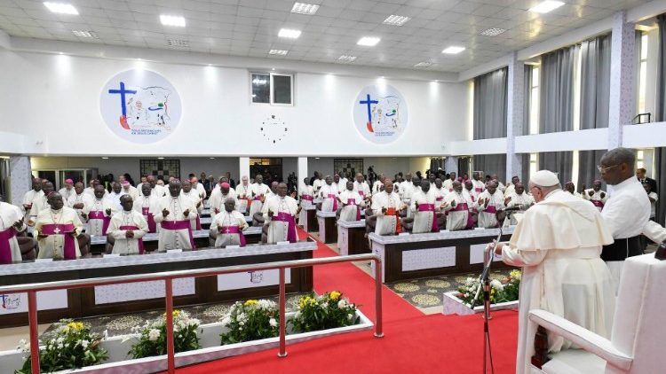 L'incontro con i vescovi nella sede della Conferenza episcopale